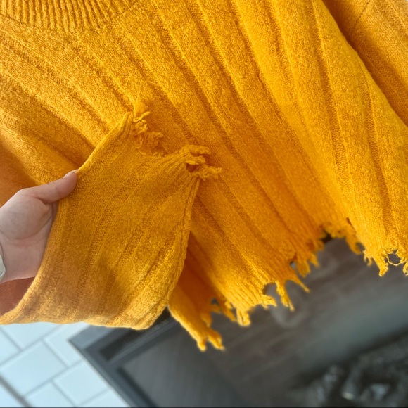 NWOT Double Zero raw hem mustard sweater - Picture 3 of 4